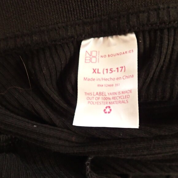 No Boundaries Ladie Crop Top Size XL 15-17 - Picture 2 of 9